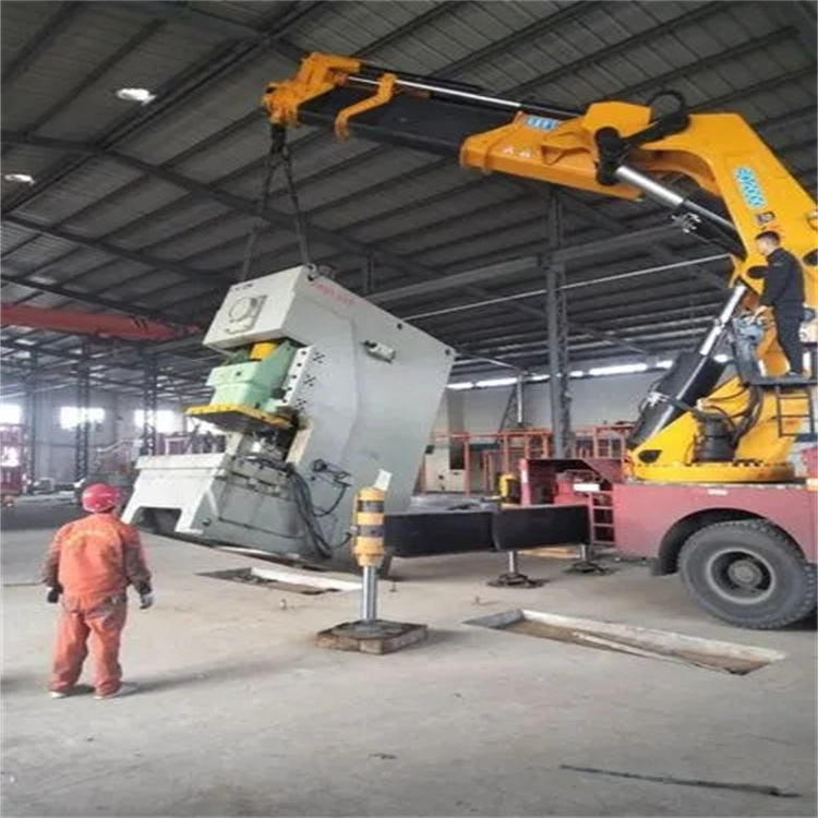 苏仙80吨折臂吊车出租附近电话